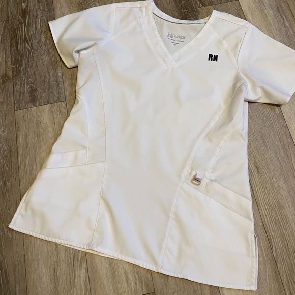 WONDER WINK | White Scrub Top with Blank RN - Picture 2 of 7